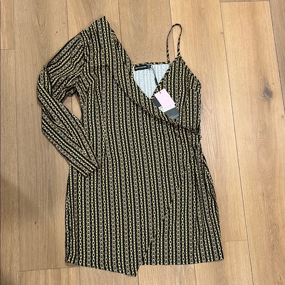 PrettyLittleThing Green and White Asymmetrical Bodycon Dress